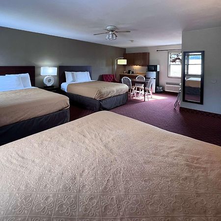 Rodeway Inn & Suites Хърши Екстериор снимка