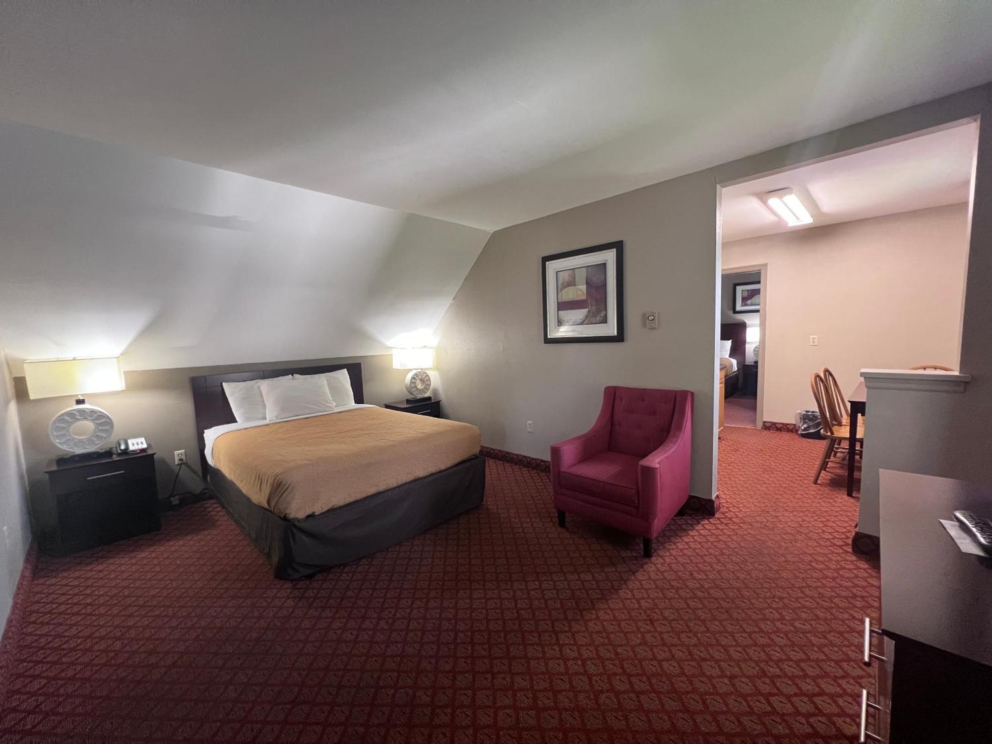 Rodeway Inn & Suites Хърши Екстериор снимка