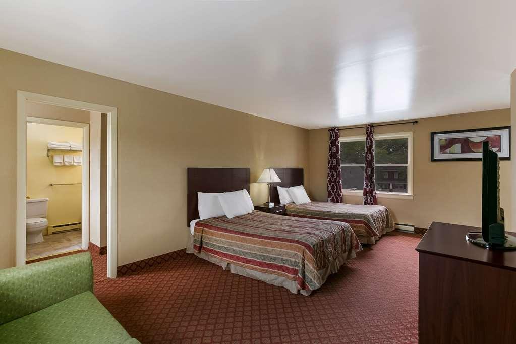 Rodeway Inn & Suites Хърши Стая снимка