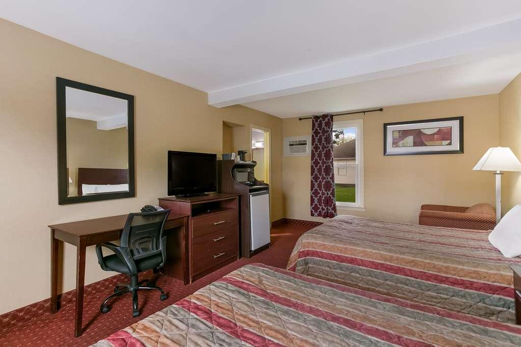 Rodeway Inn & Suites Хърши Стая снимка