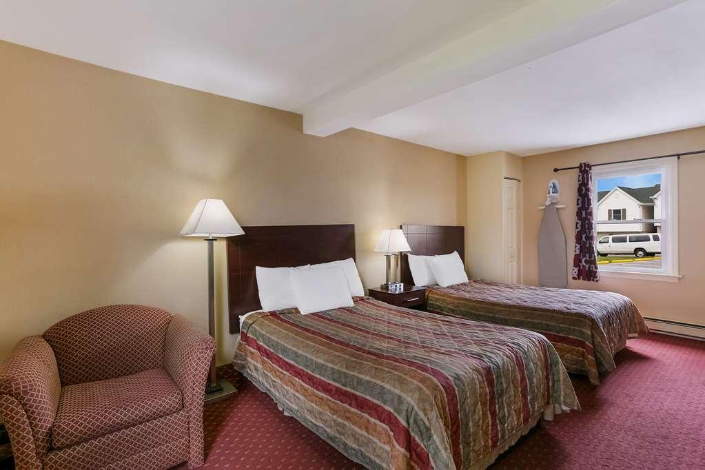 Rodeway Inn & Suites Хърши Стая снимка